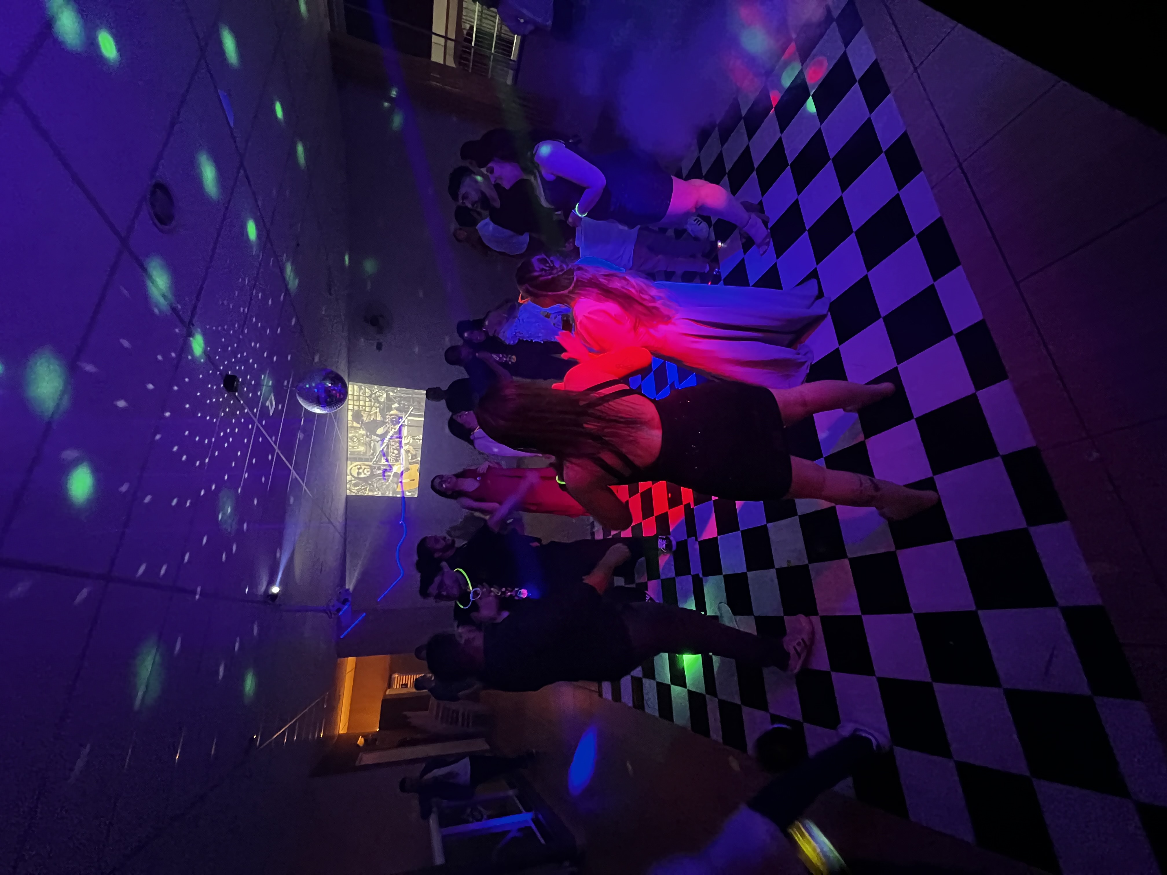 Pista de dança em evento noturno